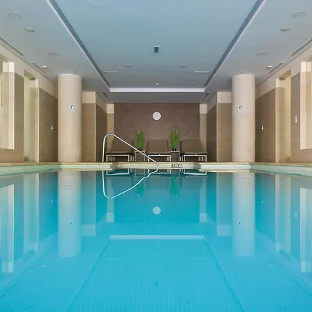 Luxury Penthouse: Indoor Pool&private Terrasse *